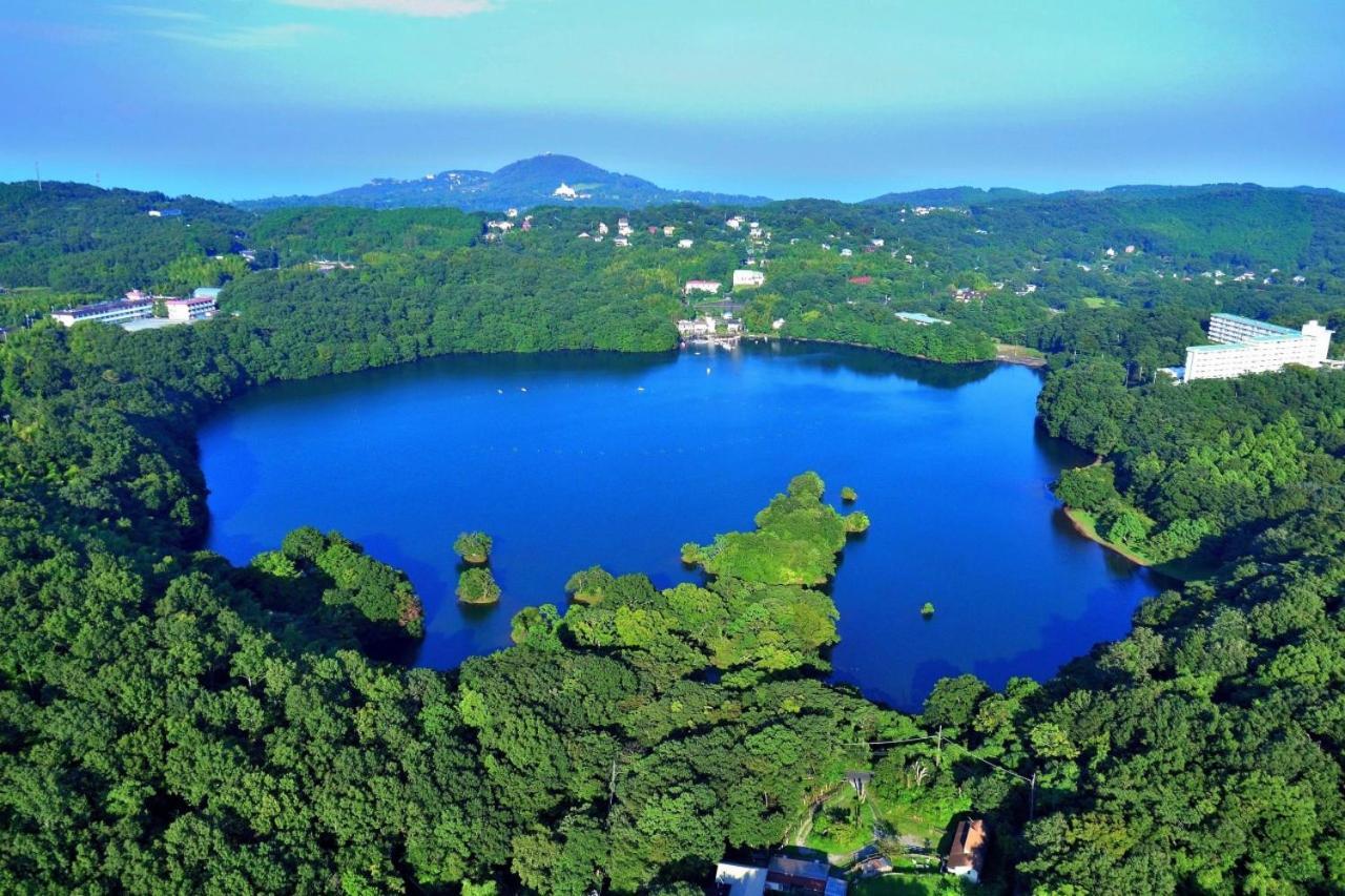 伊豆高原 温泉付別荘 Isana Mountain Villa Futo Bagian luar foto